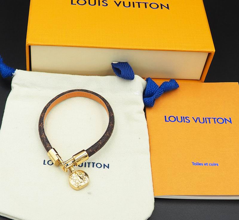 LV Bracelet 03lyr476